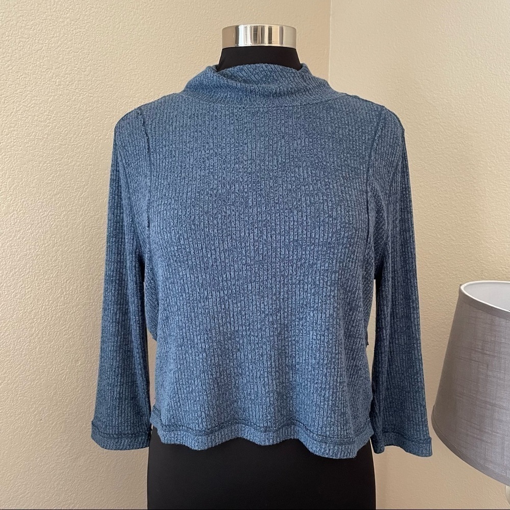 We The Free People Blue Ribbed 3/4 Sleeve Cropped Top Size M